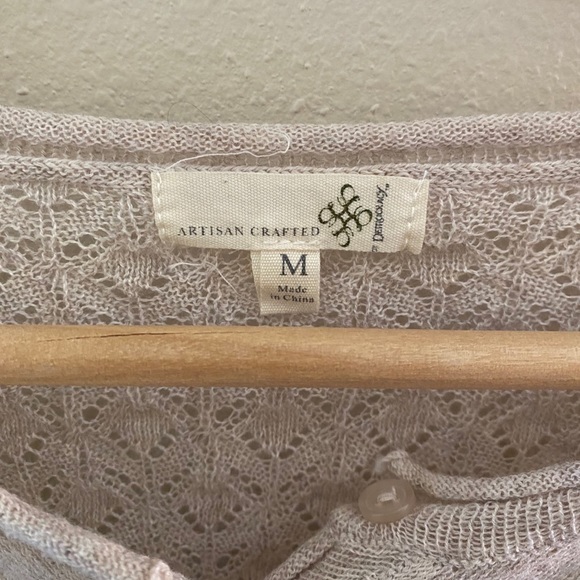 Light Sweater with Crochet Details - Picture 4 of 5